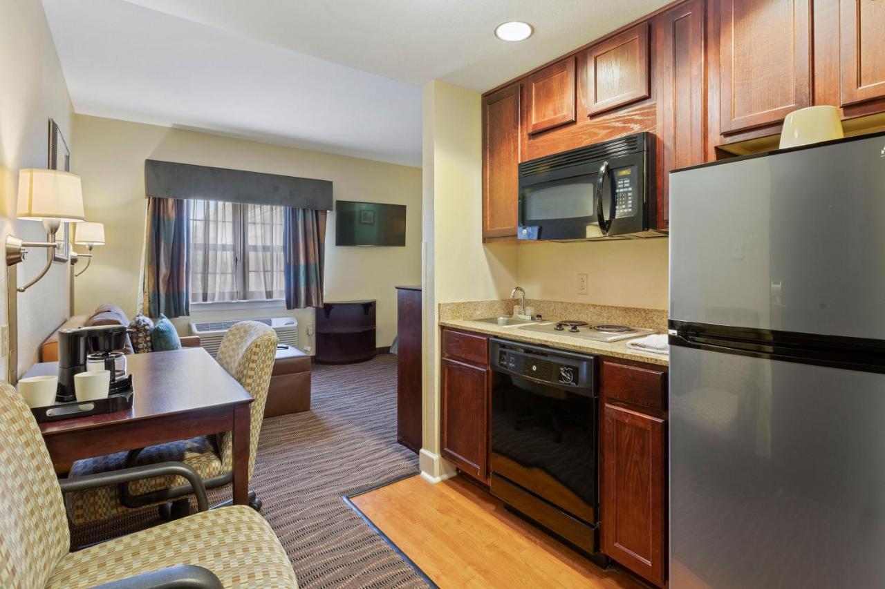 Deluxe Studio with 1 King Bed - Non-Smoking at Extended Stay America Premier Suites Lakeland I4