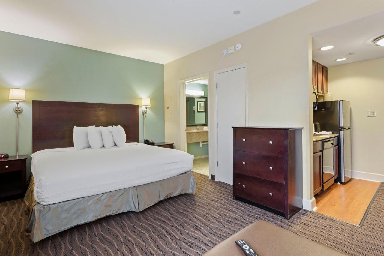 Deluxe Studio with 1 King Bed - Non-Smoking at Extended Stay America Premier Suites Lakeland I4