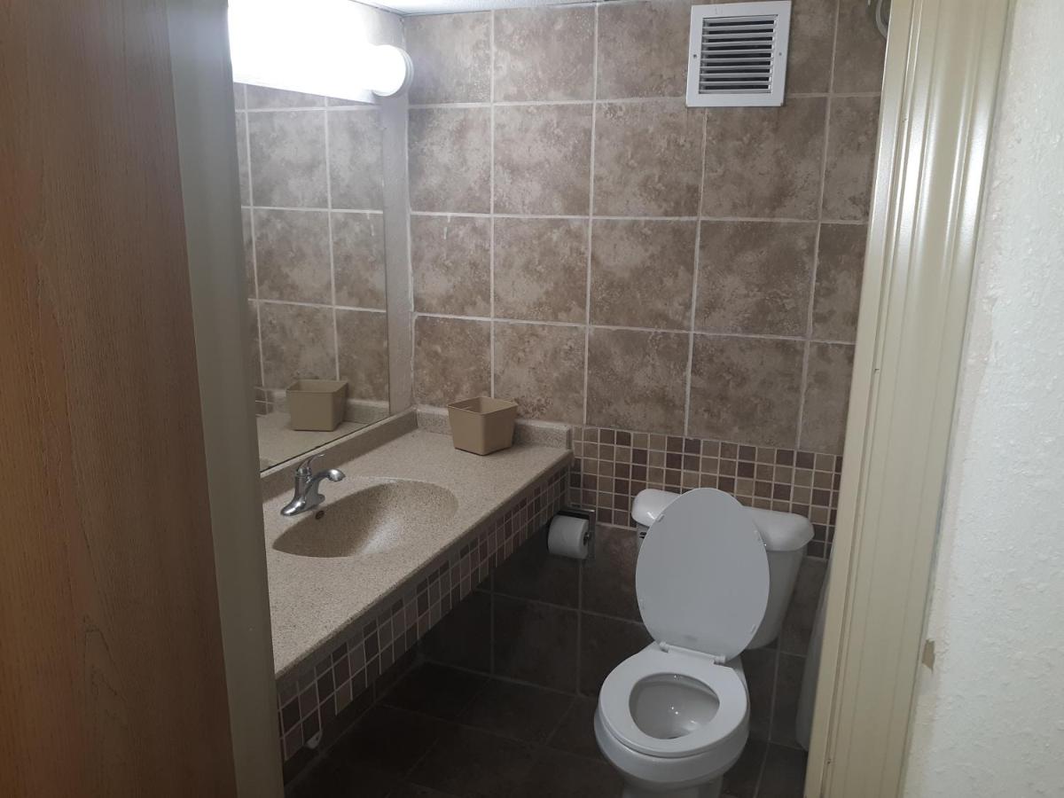 | Vegas Minot Hotel