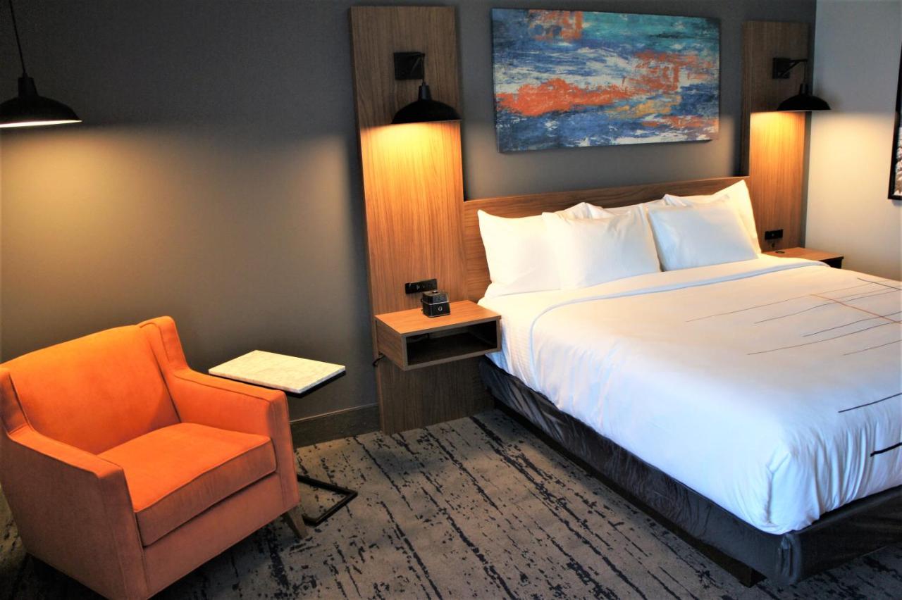 King Room - Non-Smoking at La Quinta Inn & Suites by Wyndham Marysville