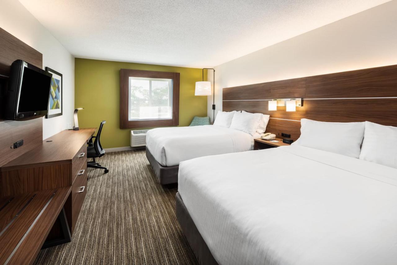 | Holiday Inn Express Warrenton, an IHG Hotel