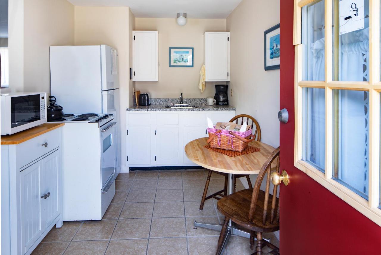 | Sesuit Harbor House
