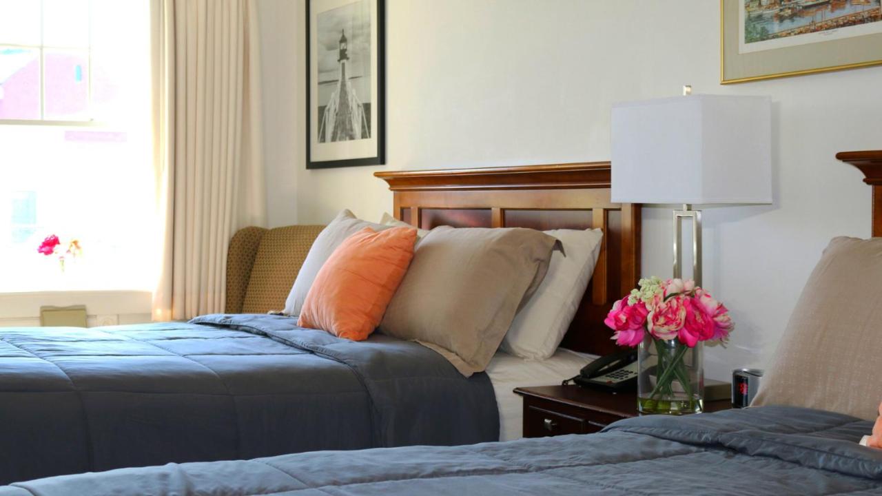 | Camden Riverhouse Hotel and Inn