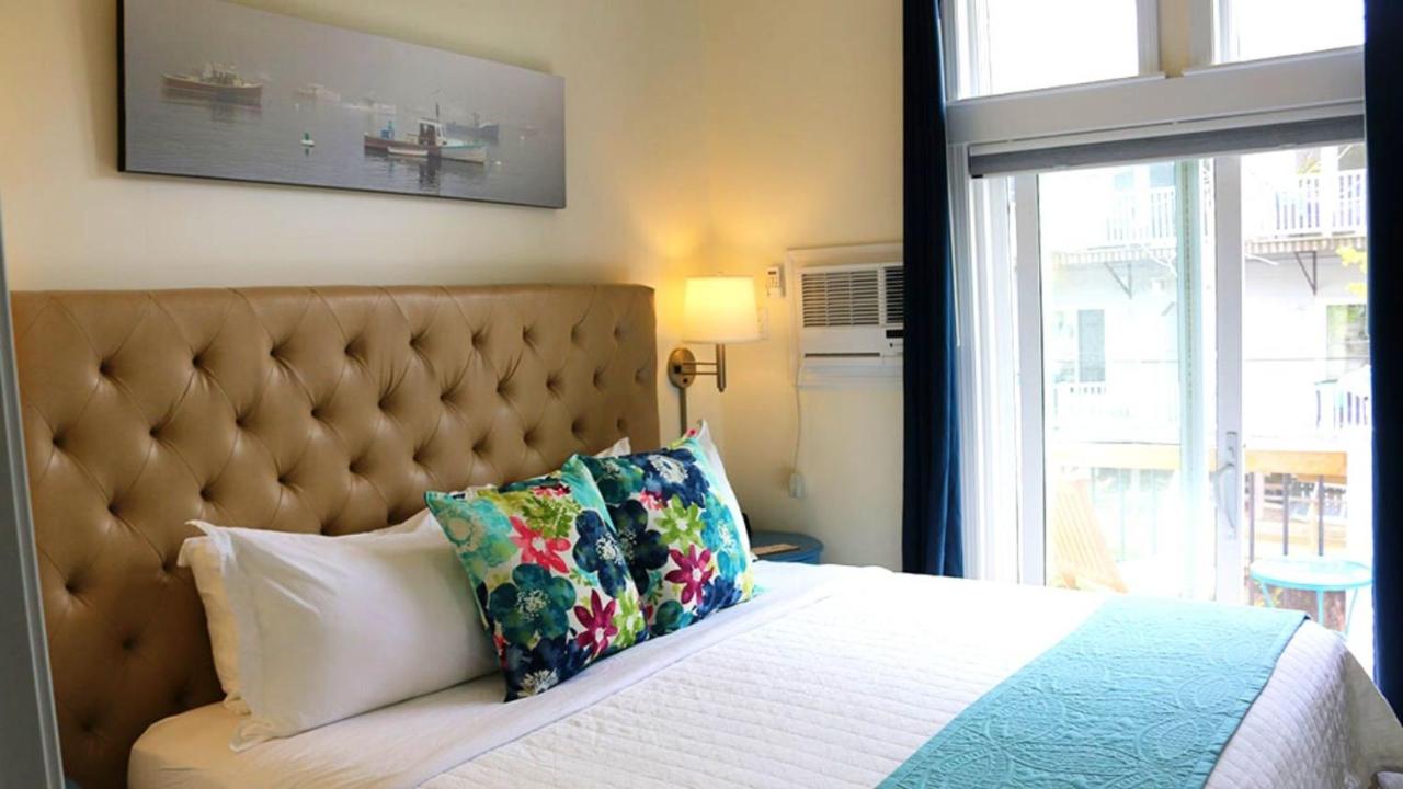 | Camden Riverhouse Hotel and Inn