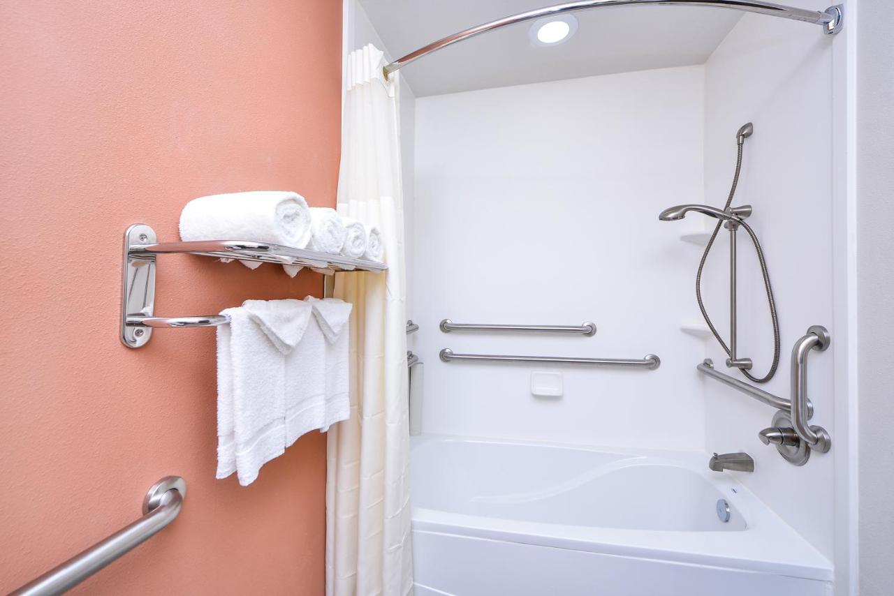 | Sleep Inn & Suites Austin – Tech Center