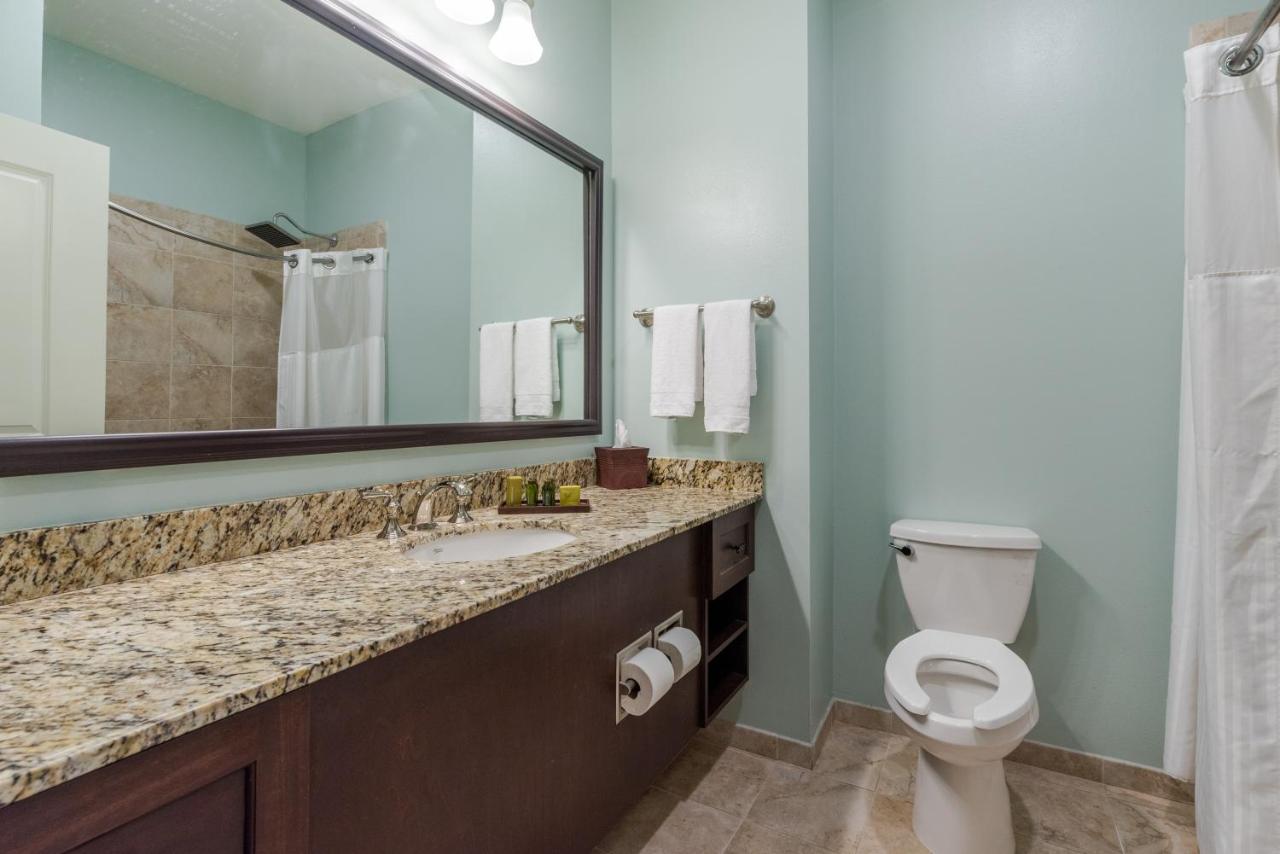 Deluxe Queen Room at Chateau Saint Denis Hotel