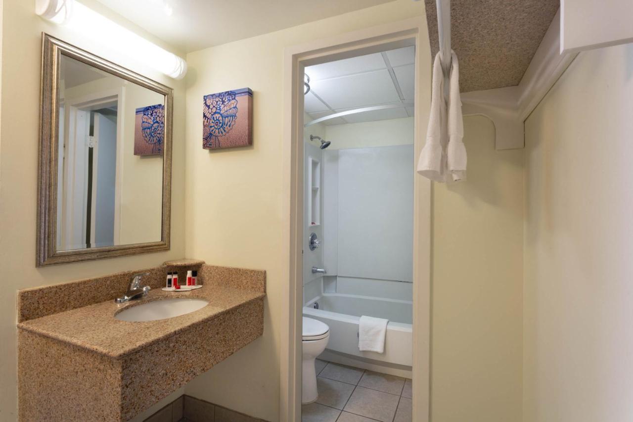 King Bed, First Floor, Ocean View, Non-Smoking at Ramada Plaza by Wyndham Virginia Beach Oceanfront