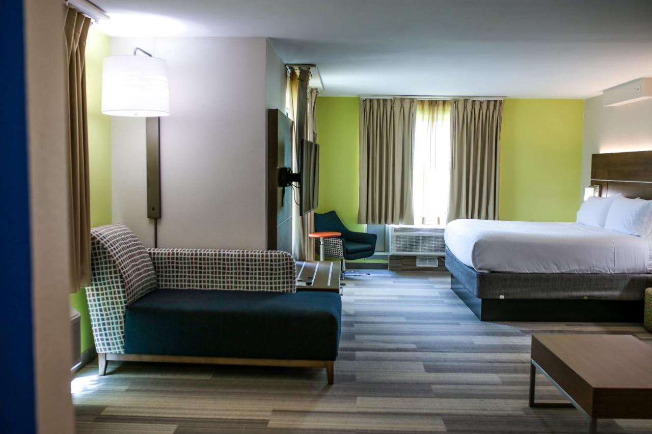 | Holiday Inn Express Hotel & Suites Memphis/Germantown, an IHG Hotel