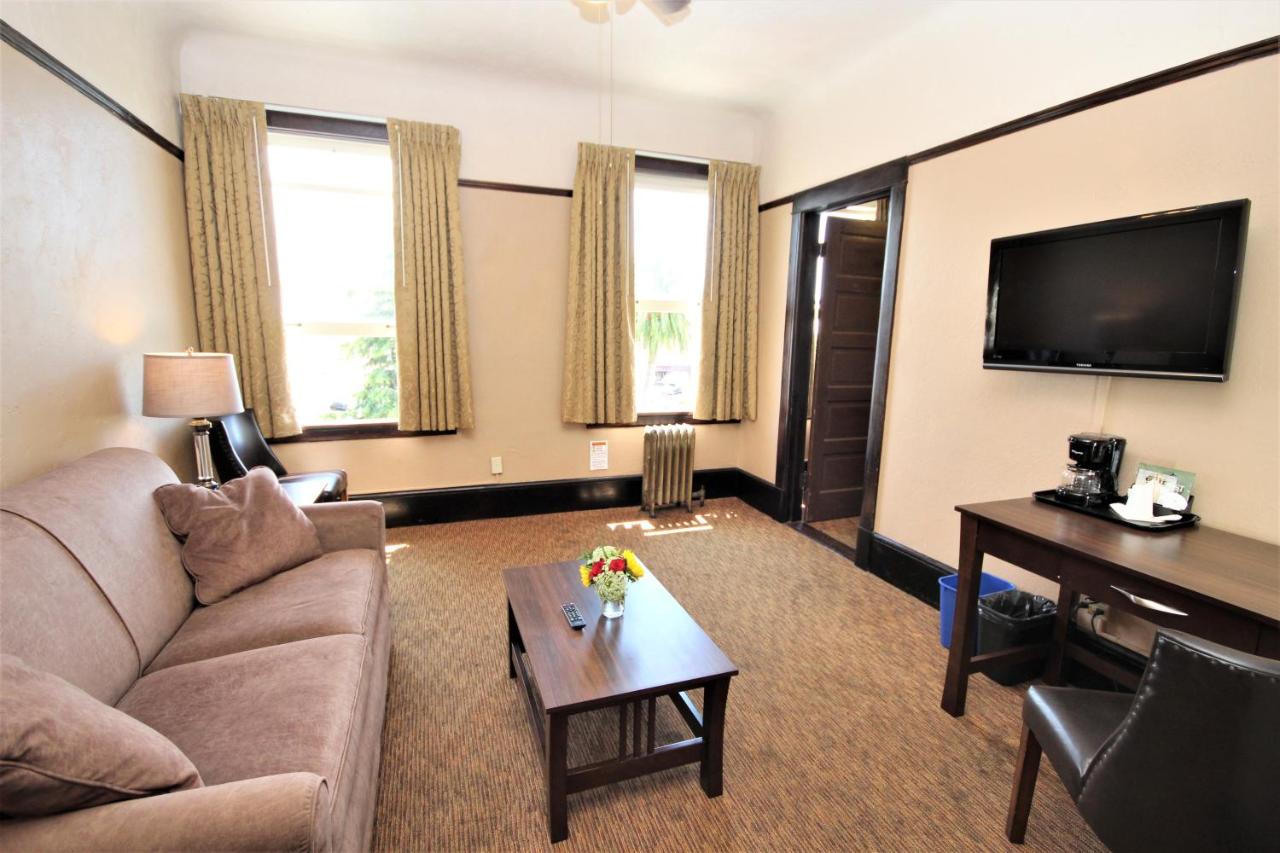 | Hotel Arcata