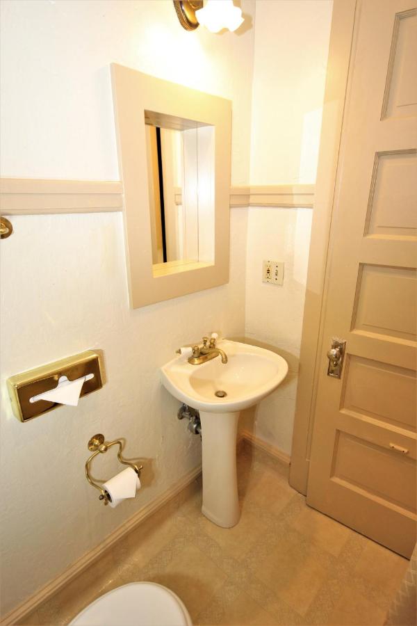 | Hotel Arcata