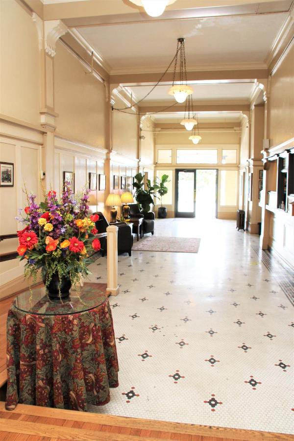 | Hotel Arcata