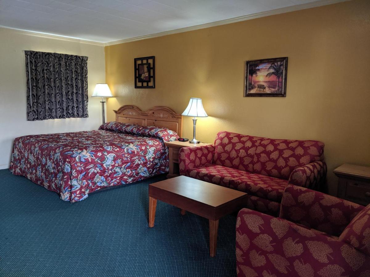 | Cheerio Inn - Glennville