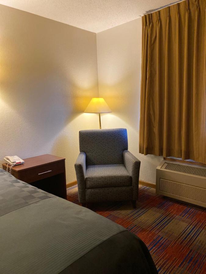 King Room - Non-Smoking at Americas Best Value Inn Champaign