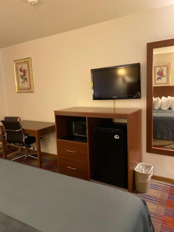 King Room - Non-Smoking at Americas Best Value Inn Champaign