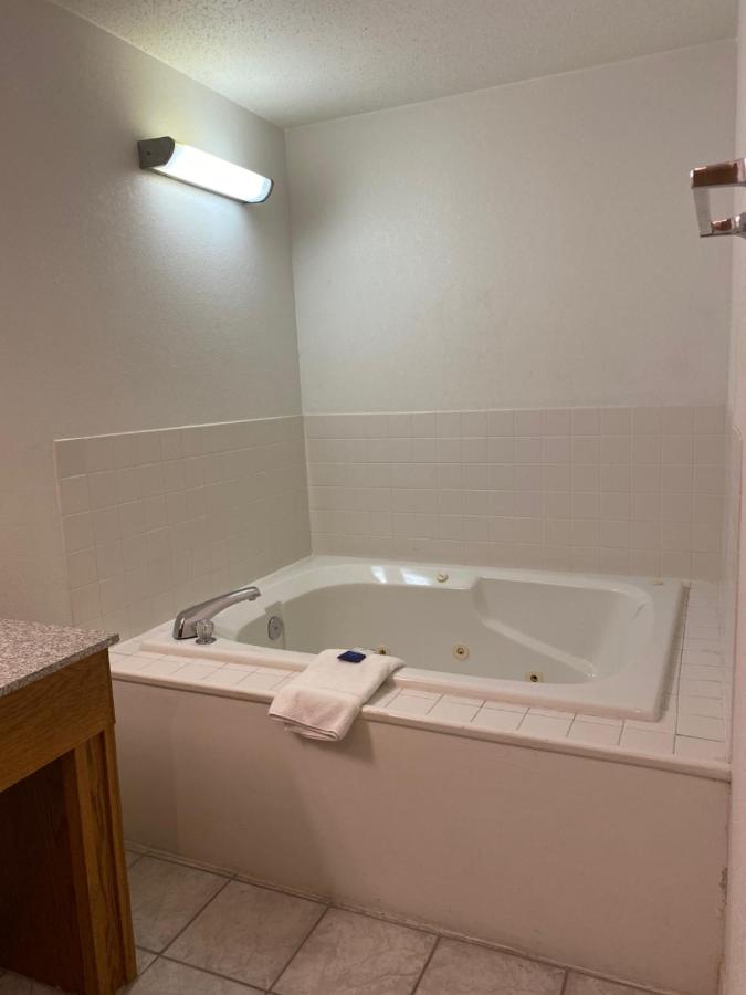 King Suite with Spa Bath - Non-Smoking at Americas Best Value Inn Champaign