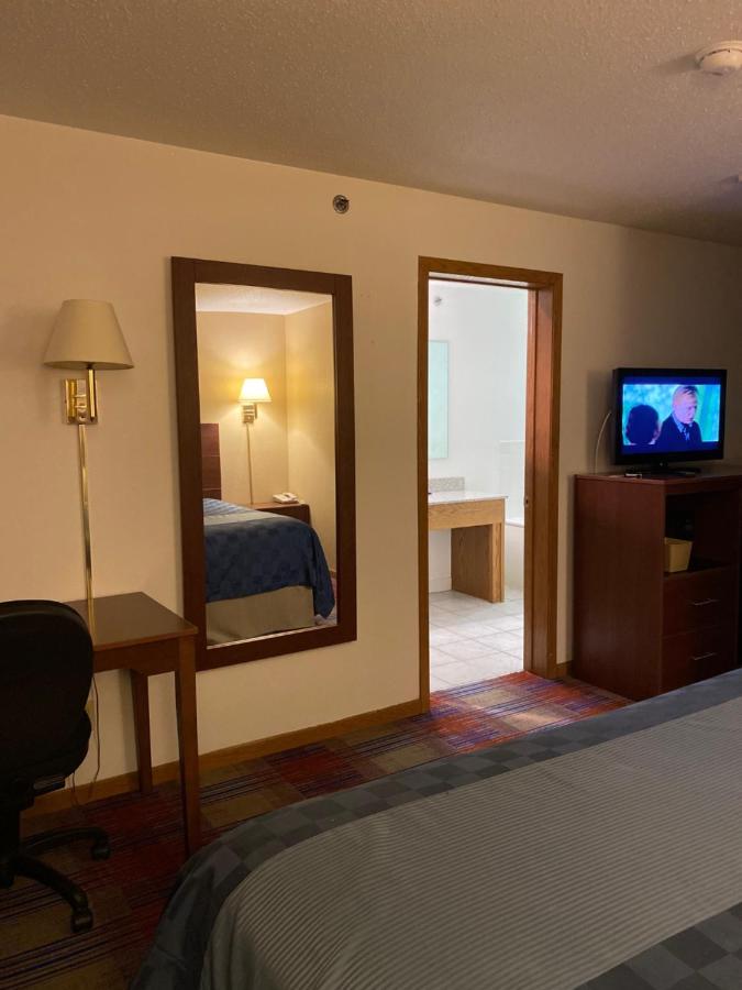 King Suite with Spa Bath - Non-Smoking at Americas Best Value Inn Champaign