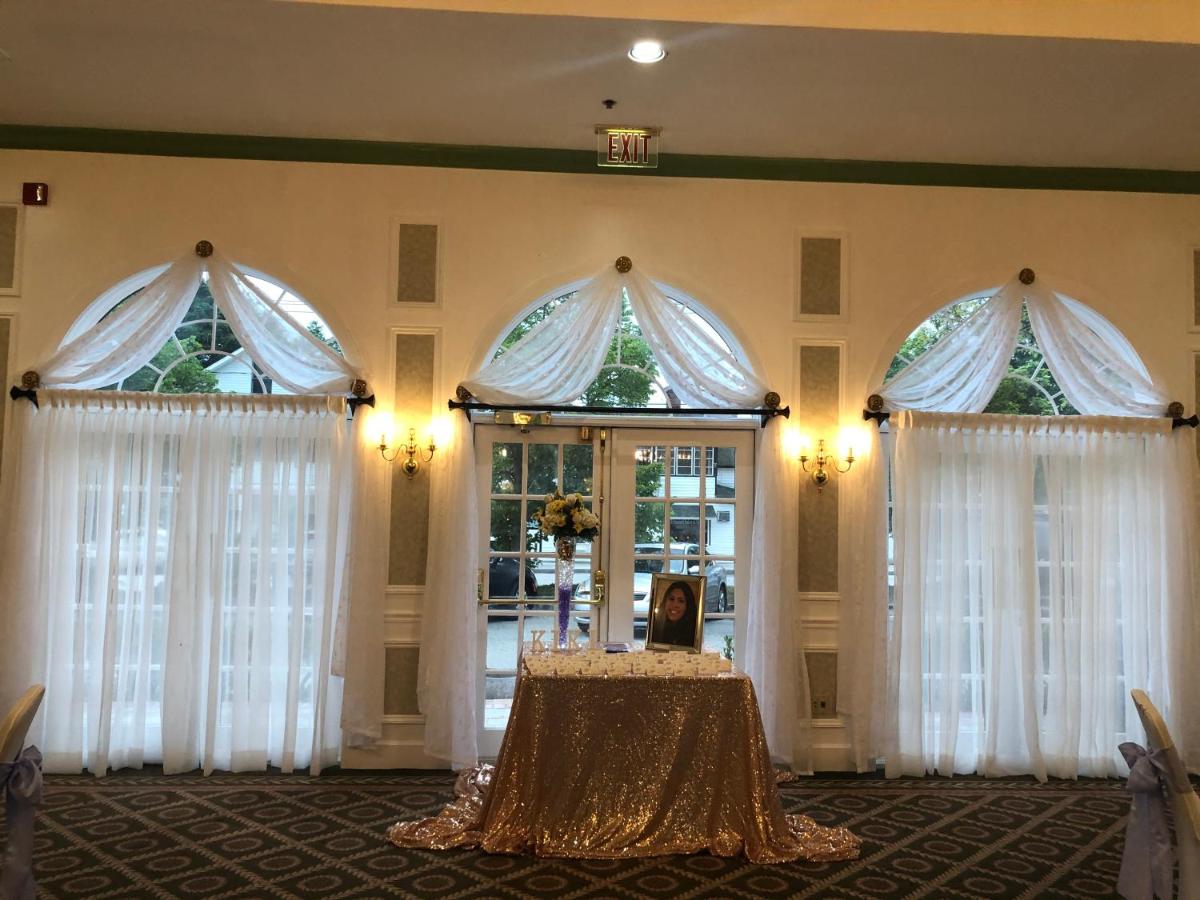| Phoenix Inn Resort