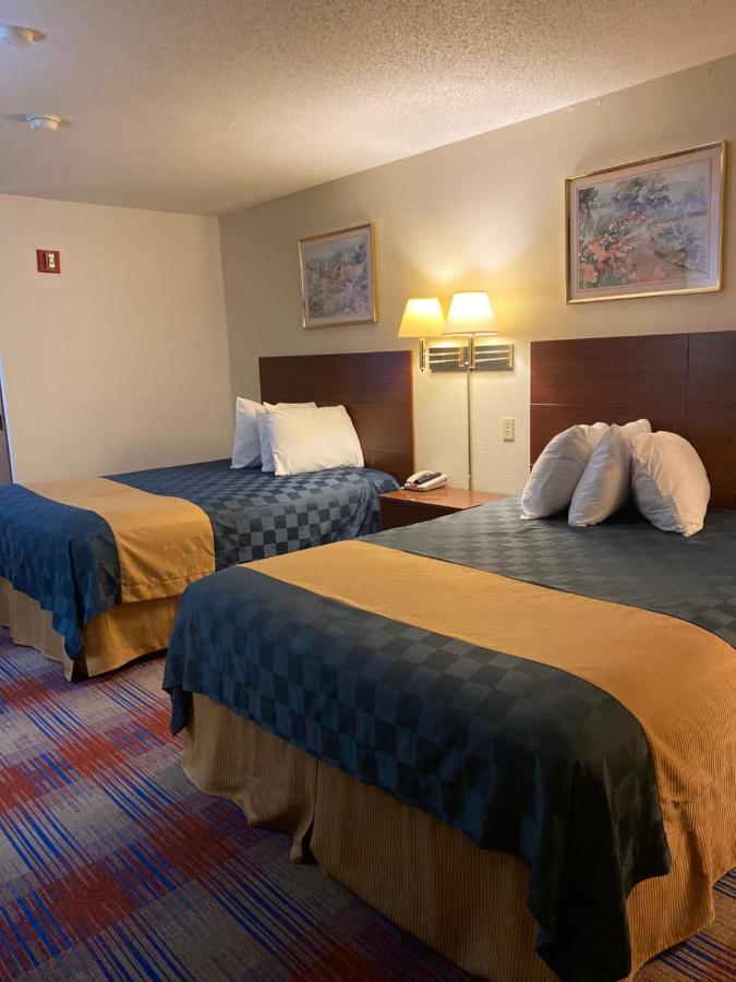 Queen Room with Two Queen Beds - Non-Smoking at Americas Best Value Inn Champaign