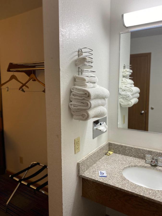Queen Room with Two Queen Beds - Non-Smoking at Americas Best Value Inn Champaign