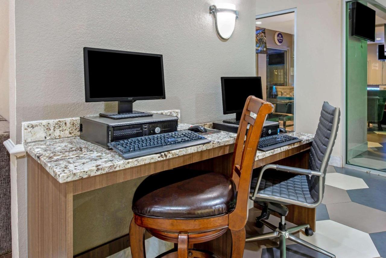 | La Quinta Inn & Suite Kingwood Houston IAH Airport 53200