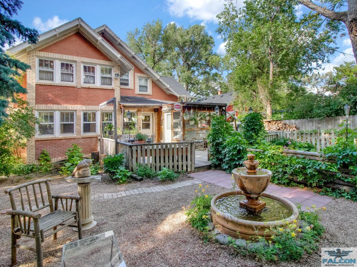 | Robins Nest Bed & Breakfast