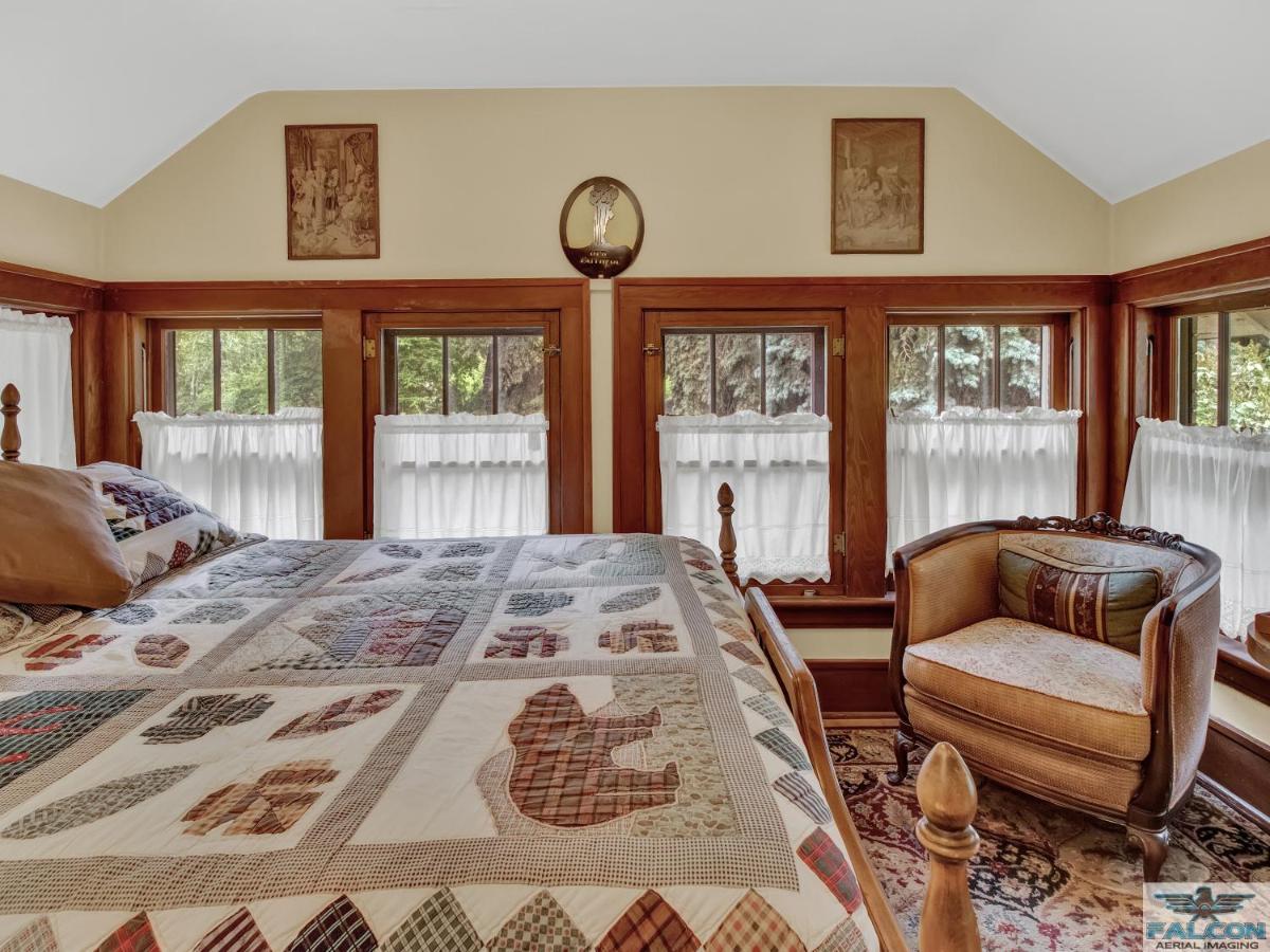 | Robins Nest Bed & Breakfast