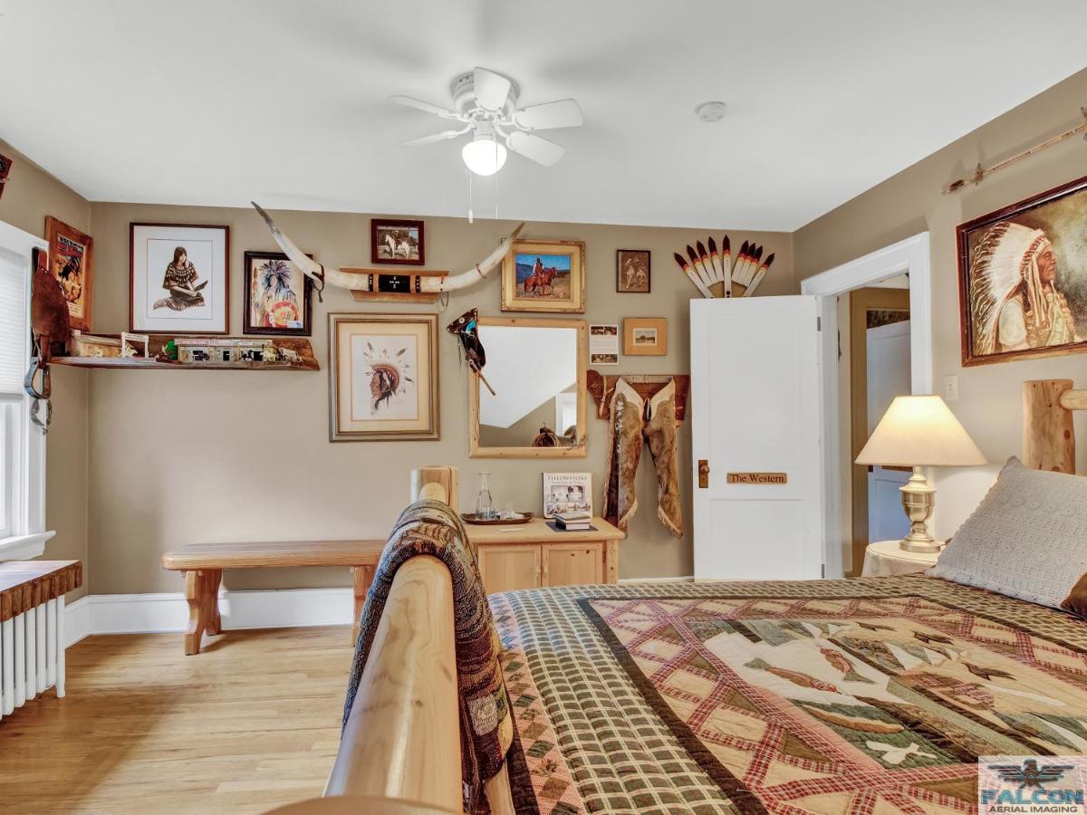 | Robins Nest Bed & Breakfast