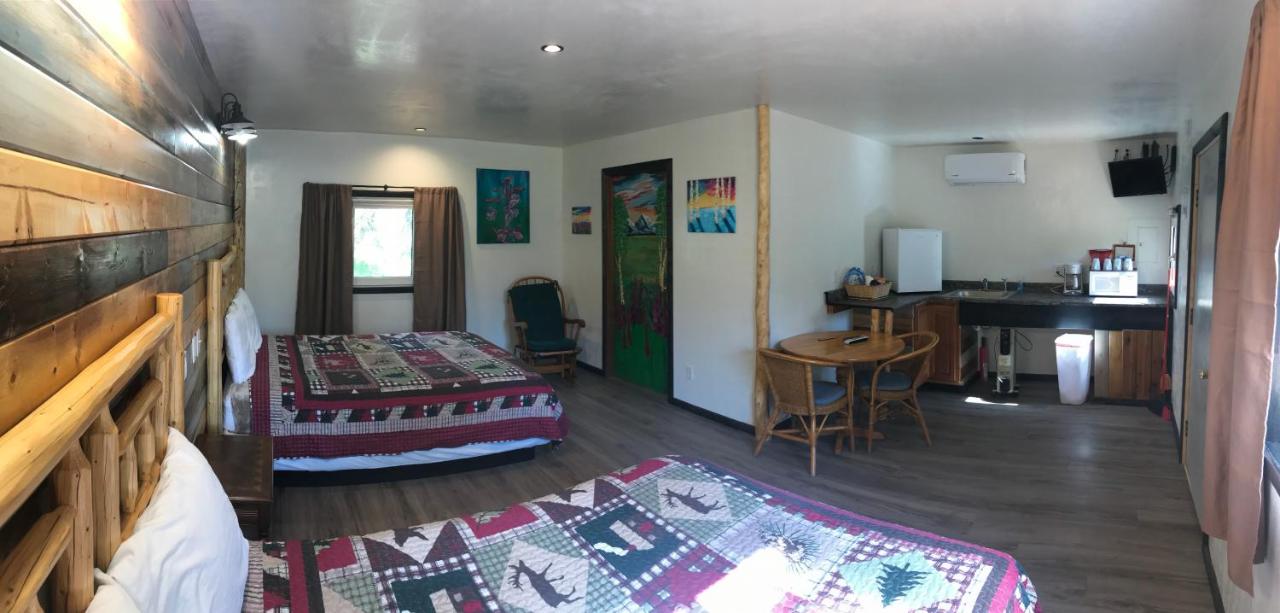 | Fox n Fireweed Cabins