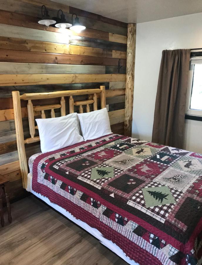 | Fox n Fireweed Cabins