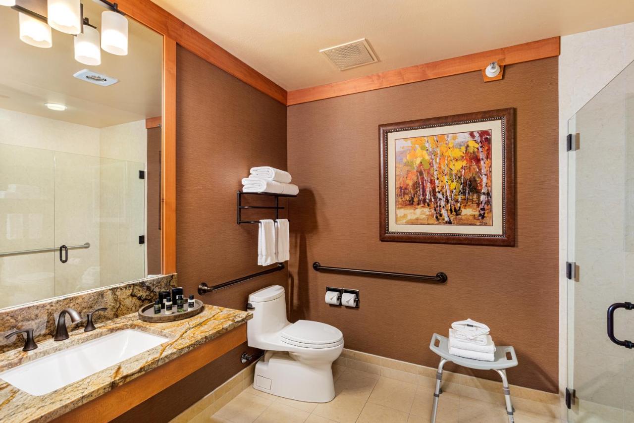 King Room with Roll-In Shower - Disability Access at The Wyoming Inn of Jackson Hole