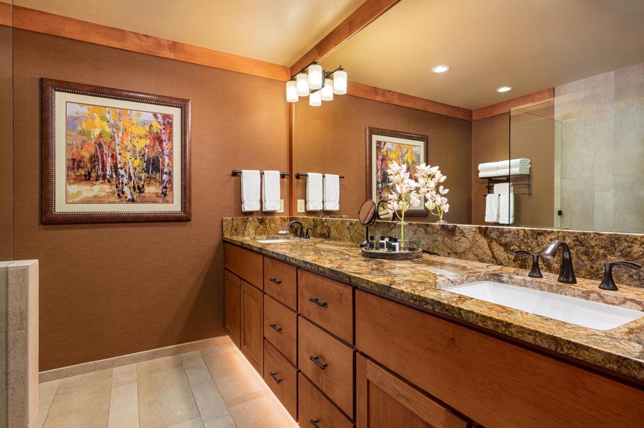 King Suite at The Wyoming Inn of Jackson Hole