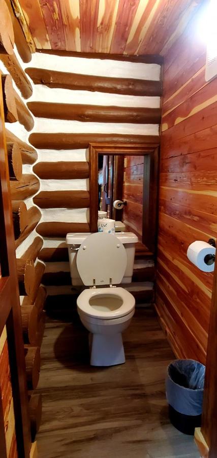 | Log Cabin Inn