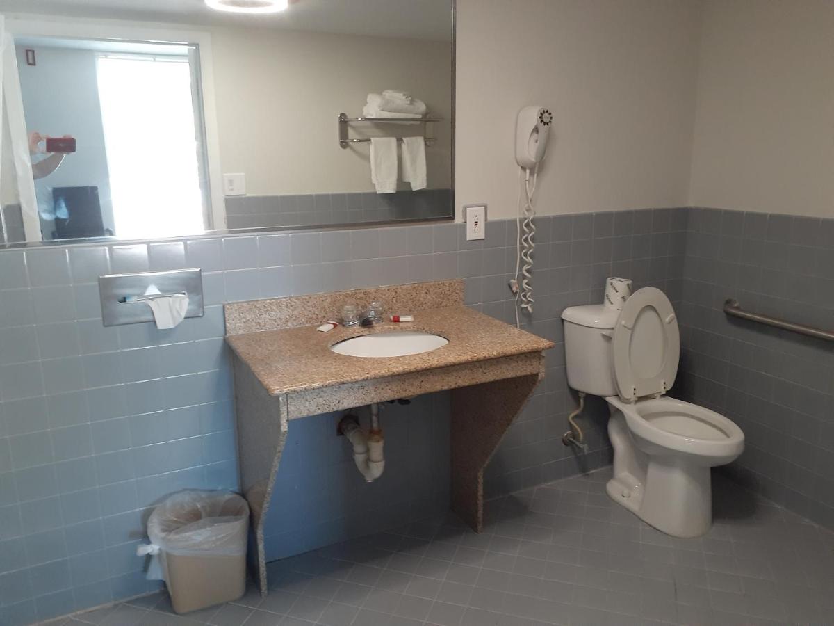 Queen Room - Disability Access - Non-Smoking at Travelodge by Wyndham Virginia Beach Bay Beach