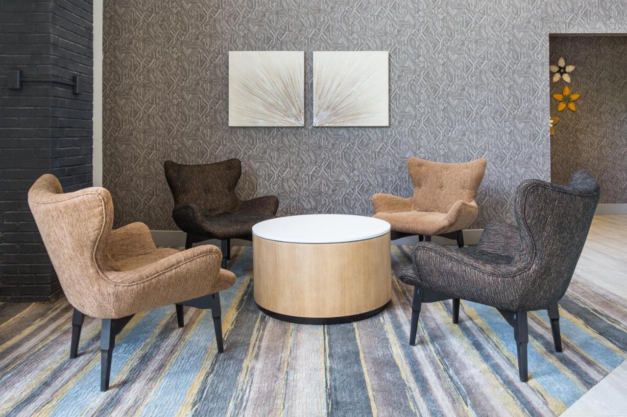 | Holiday Inn Roanoke - Valley View, an IHG Hotel