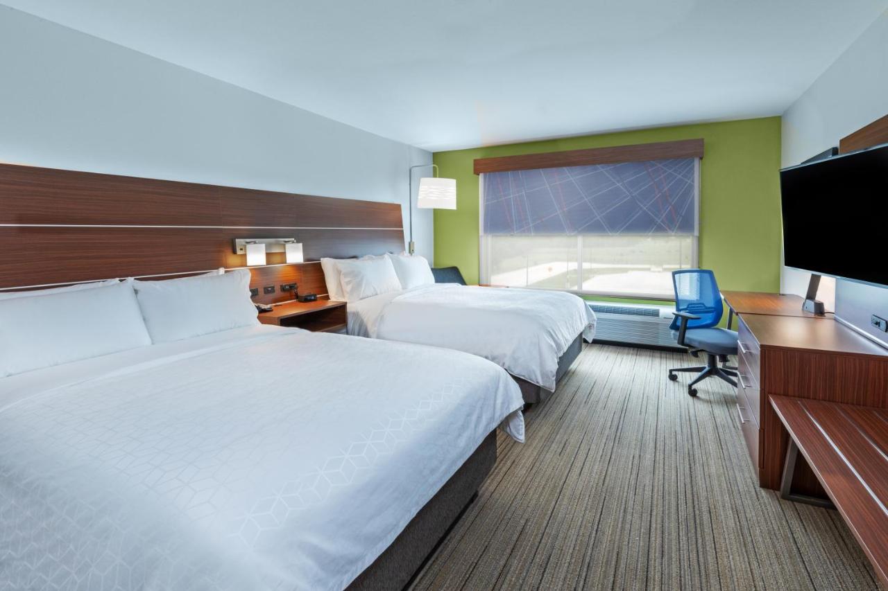 Queen Room with Two Queen Beds - Non-Smoking at Holiday Inn Express & Suites Parsons, an IHG Hotel