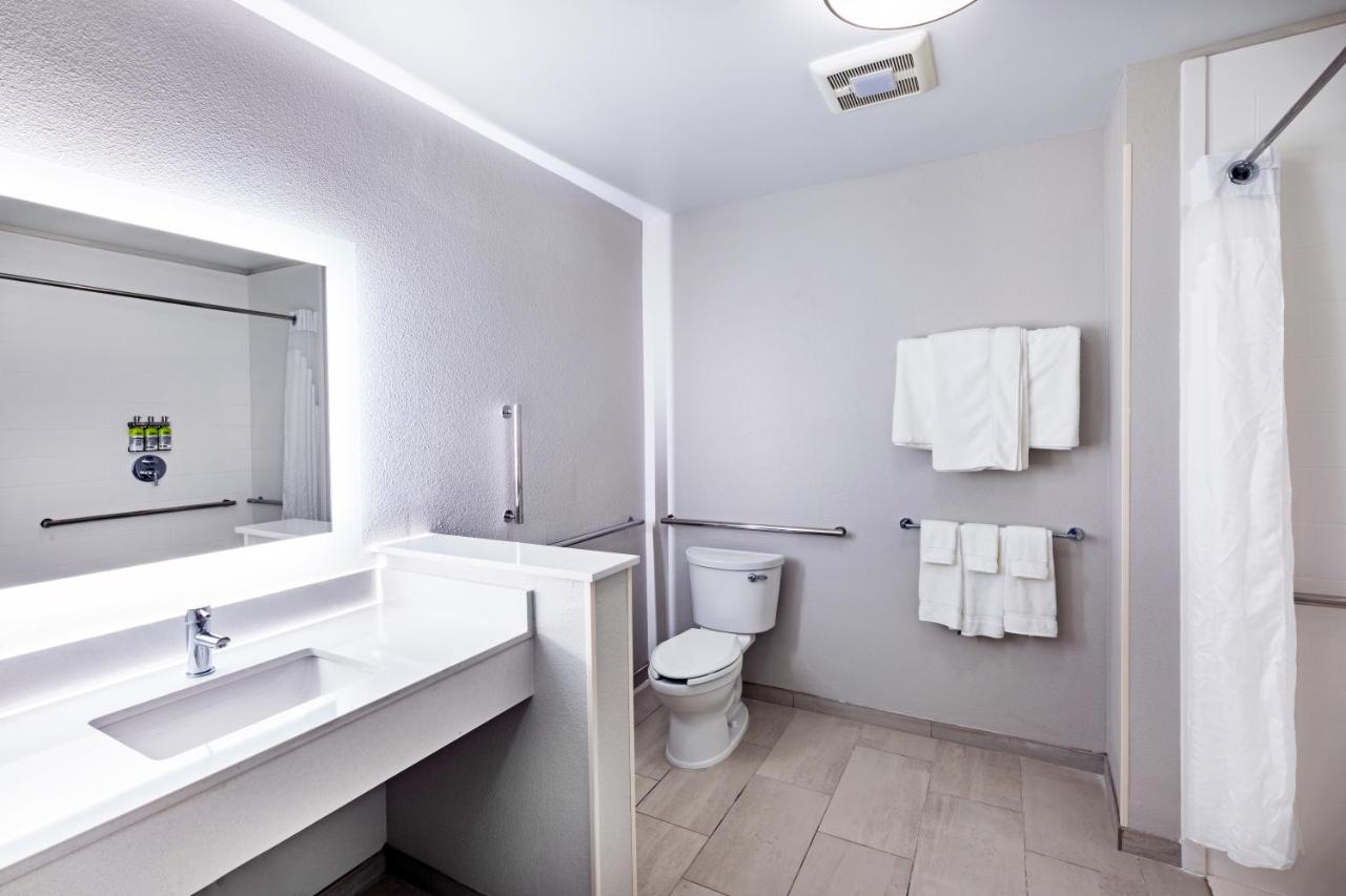 King Suite - Non-Smoking at Holiday Inn Express & Suites Parsons, an IHG Hotel