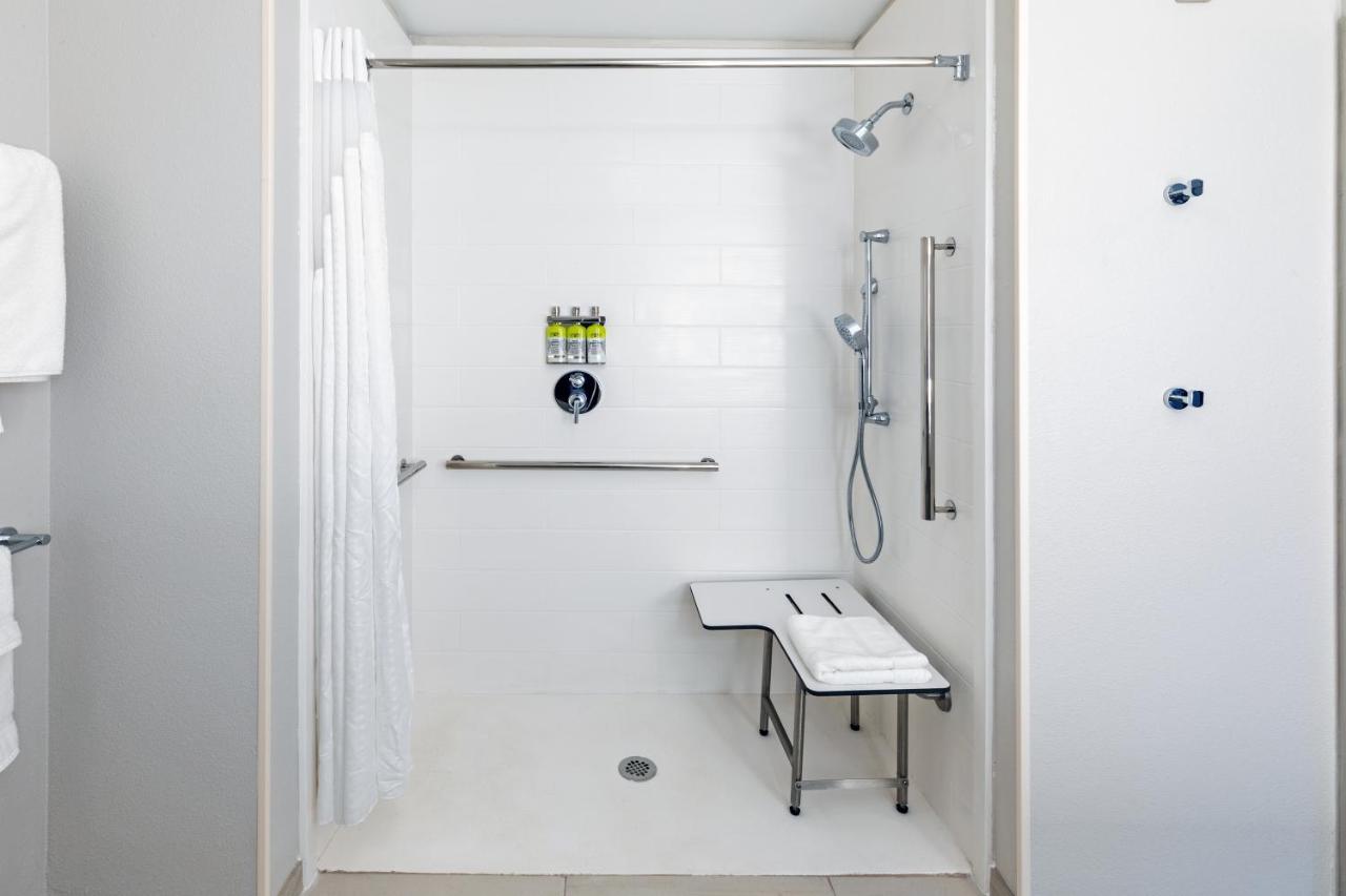 King Suite - Non-Smoking at Holiday Inn Express & Suites Parsons, an IHG Hotel
