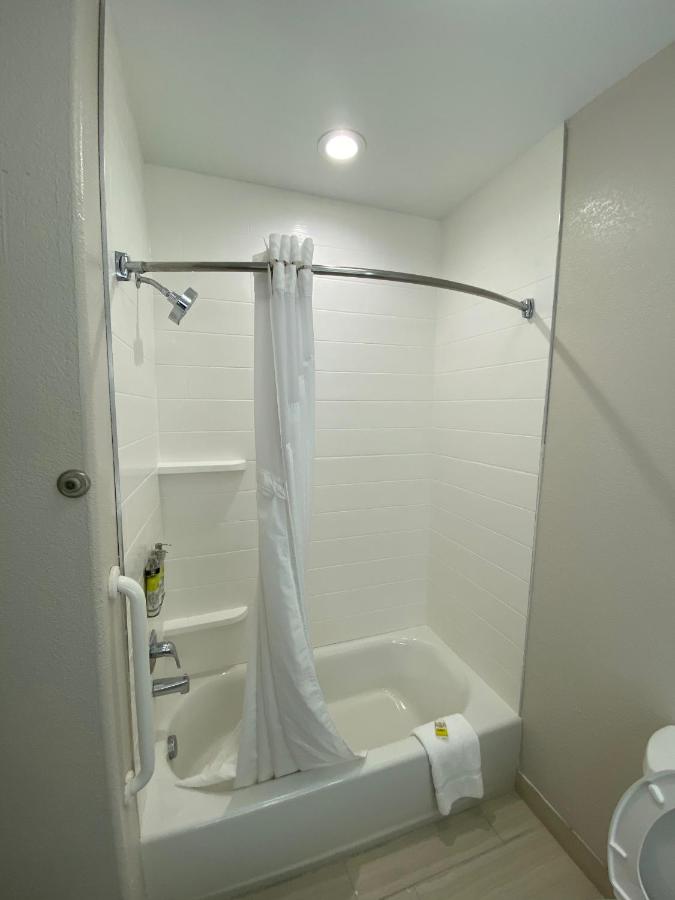  | Holiday Inn Express Hotel & Suites Galveston West-Seawall, an IHG Hotel