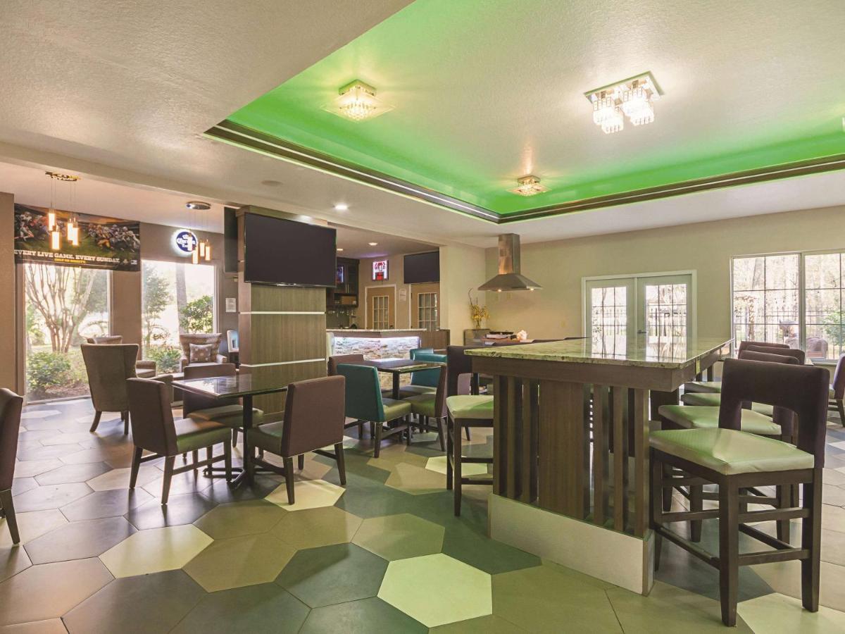 | La Quinta Inn & Suite Kingwood Houston IAH Airport 53200