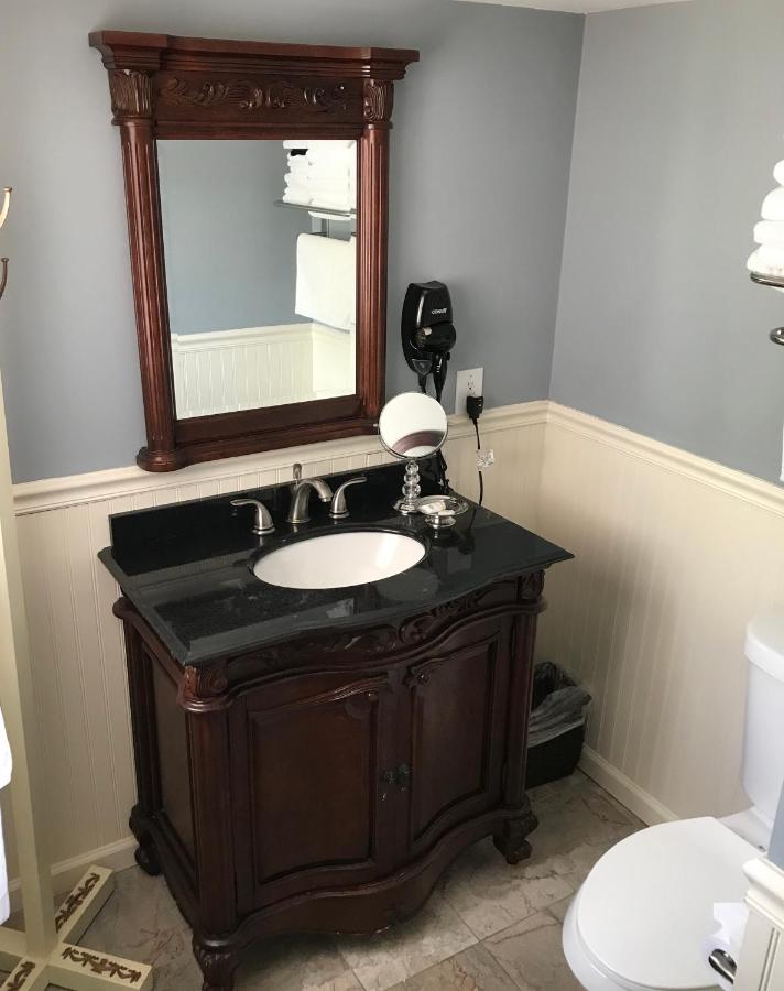 | The Dahlonega Square Hotel & Villas