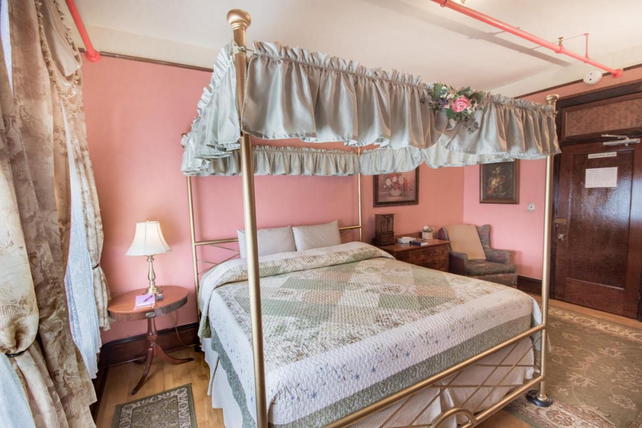 | The Edgewater Hotel