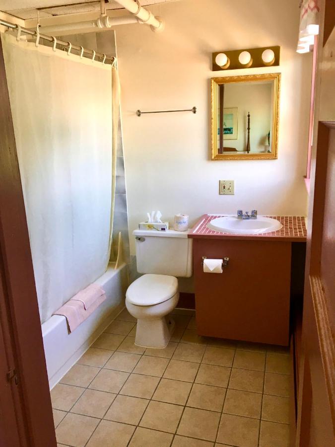 | Gifford House Inn
