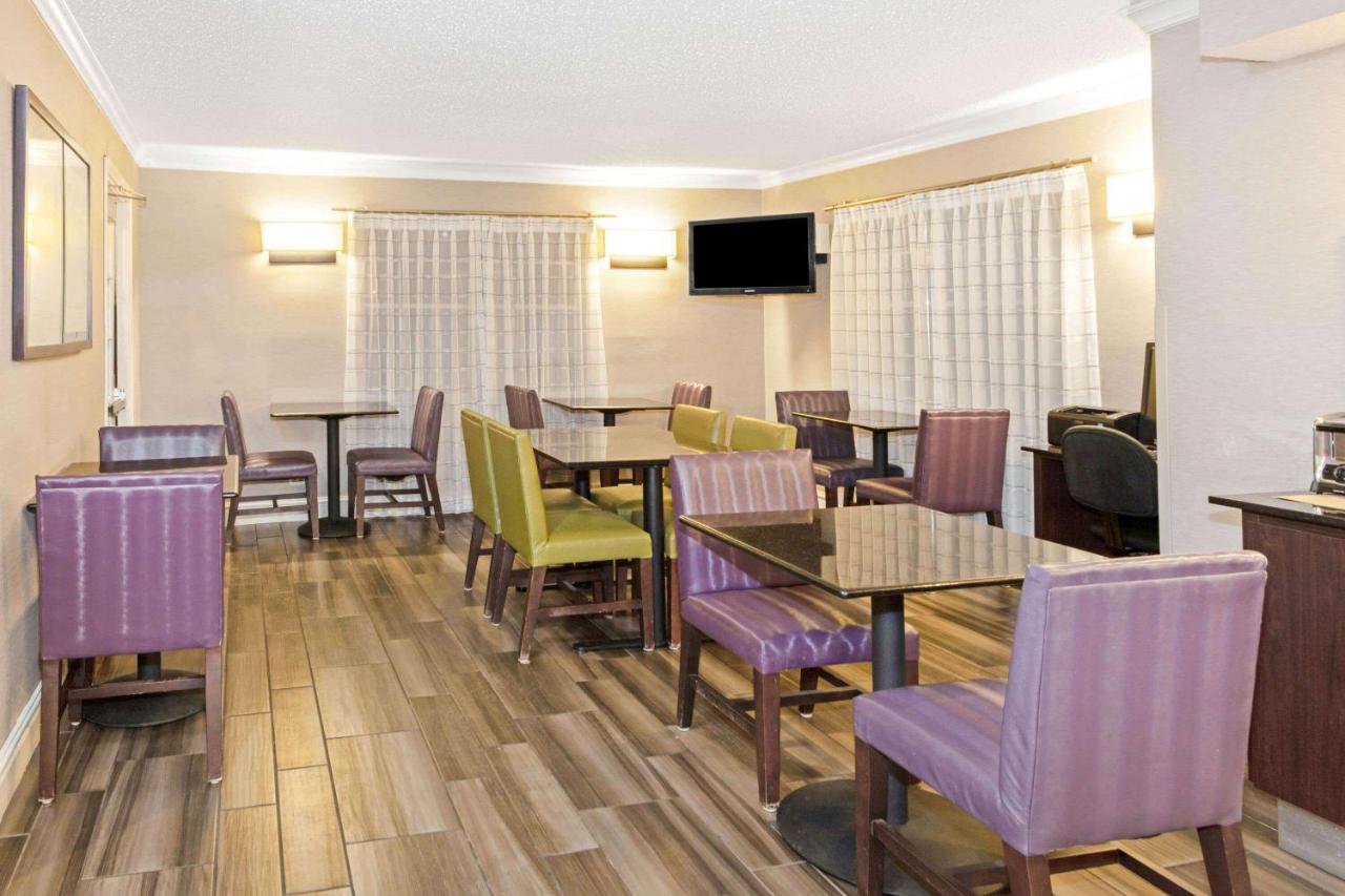 | La Quinta Inn by Wyndham Wichita Falls Event Center North