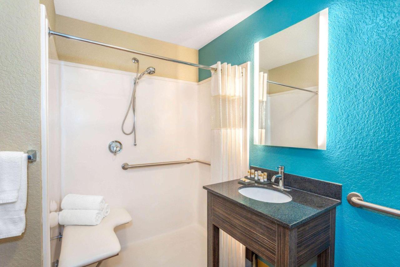 Queen Room with Two Queen Beds and Mobility/Hearing Access - Non-Smoking at La Quinta Inn & Suites by Wyndham Sebring
