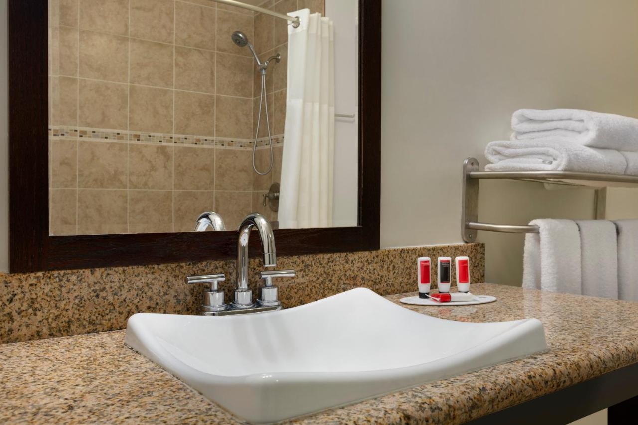 Queen Room - Non-Smoking at Ramada by Wyndham Oakland Downtown City Center