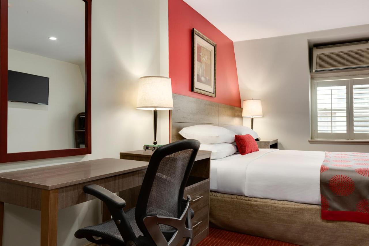 King Room - Non-Smoking at Ramada by Wyndham Oakland Downtown City Center