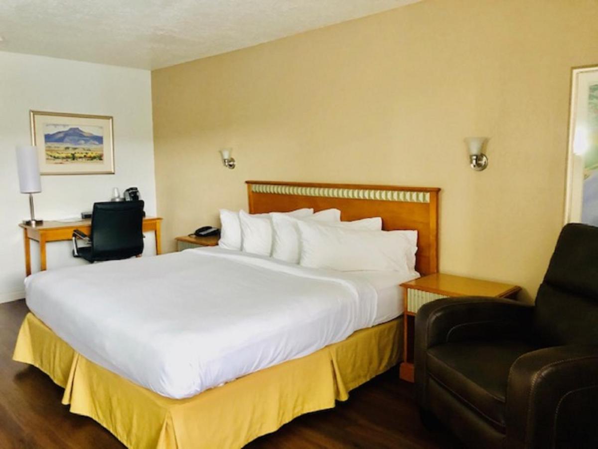 | SureStay Plus Hotel by Best Western Albuquerque I-40 Eubank