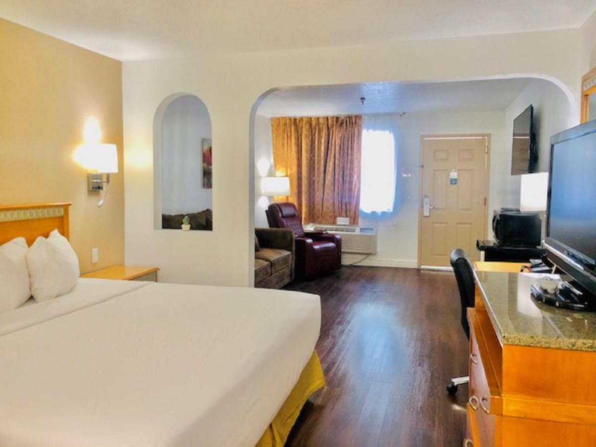 | SureStay Plus Hotel by Best Western Albuquerque I-40 Eubank