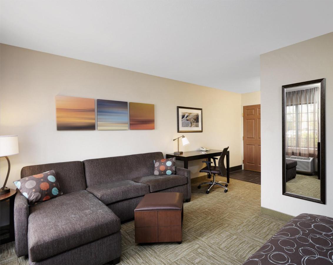  | Staybridge Suites Glenview, an IHG Hotel