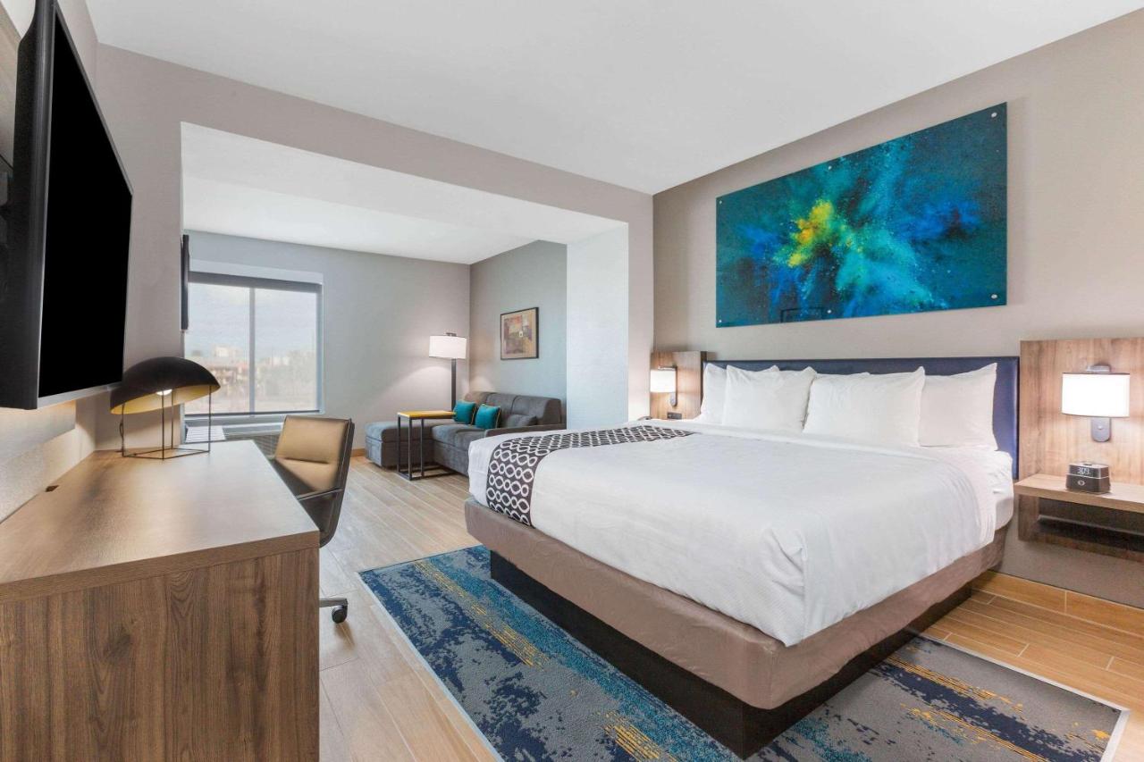Deluxe King Room - Non-Smoking at La Quinta Inn & Suites by Wyndham Galveston West Seawall